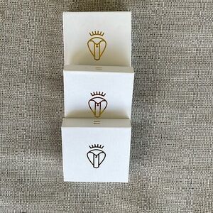 (3) Eyelashes with glue included